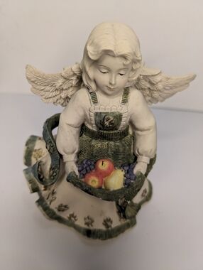 Sarah’s Angel “Autumn” Vintage Seasonal Mindspring Studio Figurine 1990s Apples